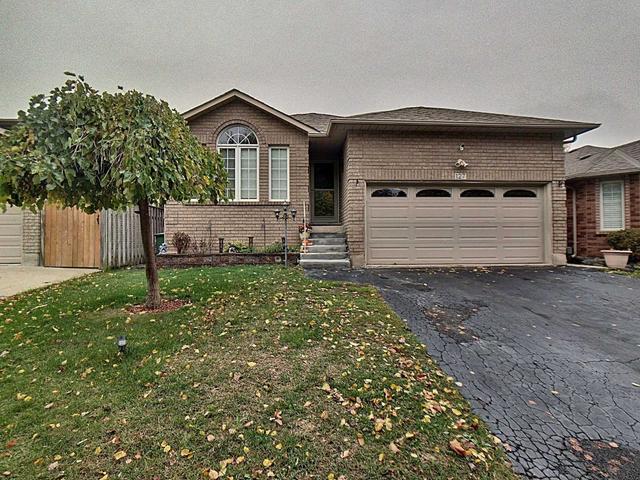 127 First Rd, House detached with 3 bedrooms, 2 bathrooms and 4 parking in Hamilton ON | Image 1