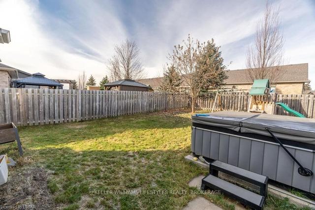 2306 Buroak Dr, House detached with 3 bedrooms, 3 bathrooms and 4 parking in London ON | Image 16