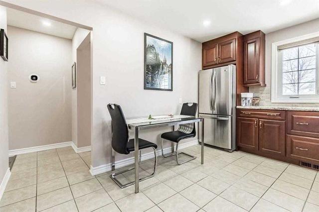 upper - 34 Finsbury Dr E, House detached with 3 bedrooms, 2 bathrooms and 4 parking in Brampton ON | Image 17