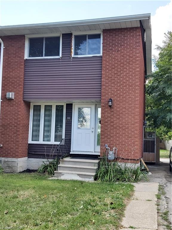 275 Elliott Street, House semidetached with 3 bedrooms, 2 bathrooms and 2 parking in Cambridge ON | Image 1