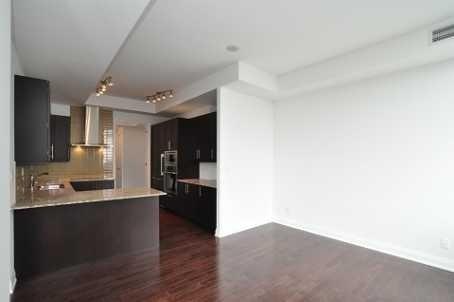 303 - 1 Bedford Rd, Condo with 1 bedrooms, 1 bathrooms and 1 parking in Toronto ON | Image 3