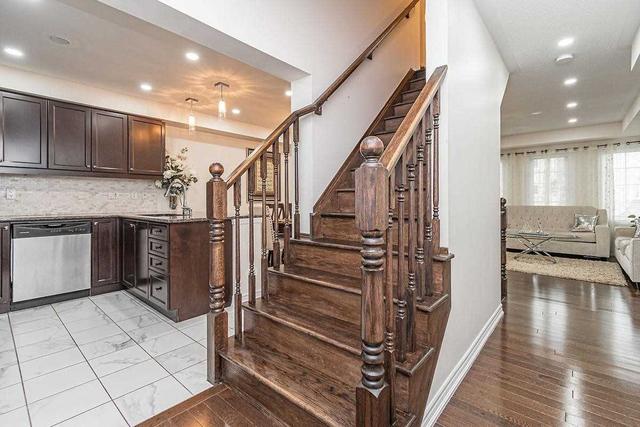 226 Betsy Dr, House attached with 3 bedrooms, 3 bathrooms and 2 parking in Oakville ON | Image 17