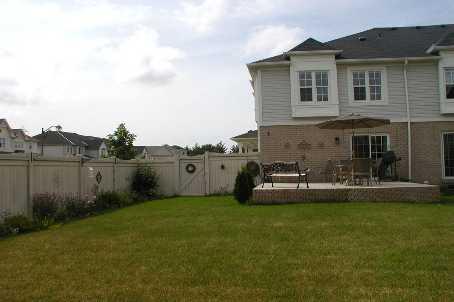 71 Toscana Dr, House attached with 3 bedrooms, 3 bathrooms and 2 parking in Whitby ON | Image 9