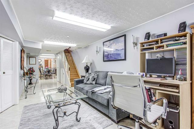 984 Ossington Ave, House semidetached with 3 bedrooms, 2 bathrooms and 2 parking in Toronto ON | Image 15