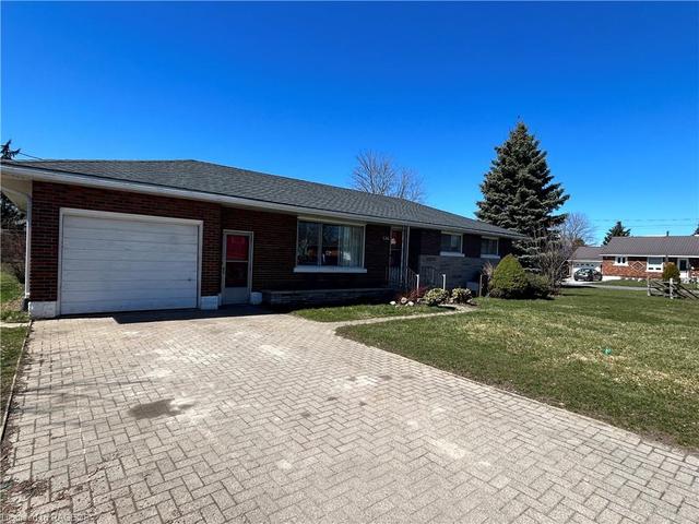 526 16th Avenue, House detached with 3 bedrooms, 1 bathrooms and 5 parking in Hanover ON | Image 12