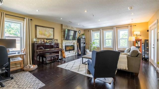 561 Queen St S, House detached with 3 bedrooms, 4 bathrooms and 13 parking in Kitchener ON | Image 10