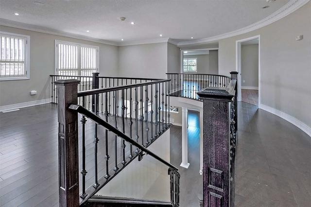 5953 Sidmouth St, House detached with 4 bedrooms, 4 bathrooms and 4 parking in Mississauga ON | Image 24