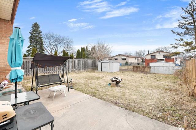 2763 Bramley Cres, House detached with 3 bedrooms, 2 bathrooms and 2 parking in Windsor ON | Image 3