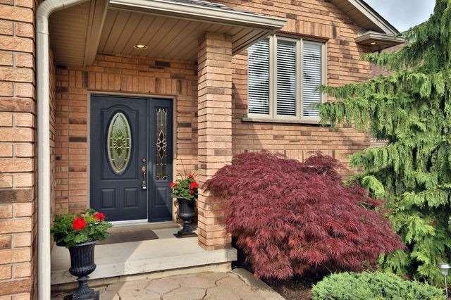 36 Osborn Ave, House detached with 2 bedrooms, 2 bathrooms and 2 parking in Brantford ON | Image 2
