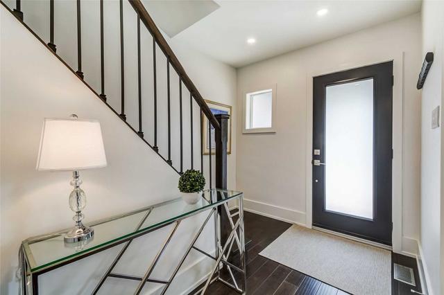164 Roslin Ave, House semidetached with 3 bedrooms, 3 bathrooms and 1 parking in Toronto ON | Image 34