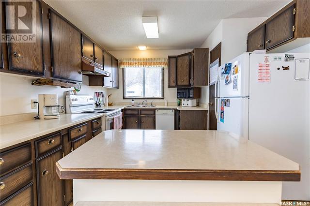 123 M Avenue S, House detached with 4 bedrooms, 2 bathrooms and null parking in Saskatoon SK | Image 7