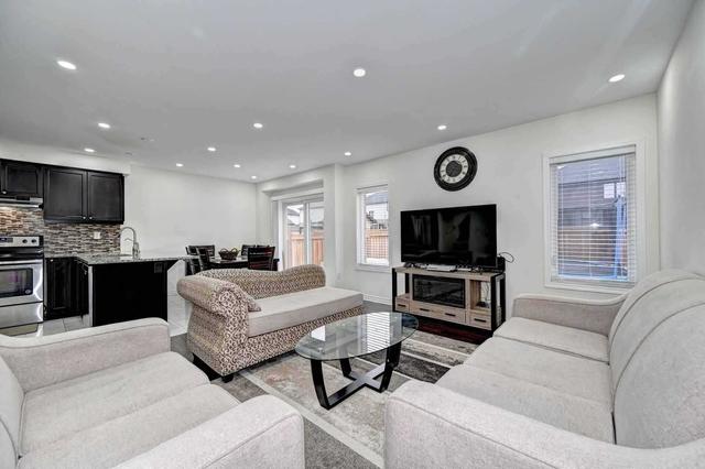 123 Watermill St, House detached with 3 bedrooms, 3 bathrooms and 3 parking in Kitchener ON | Image 5