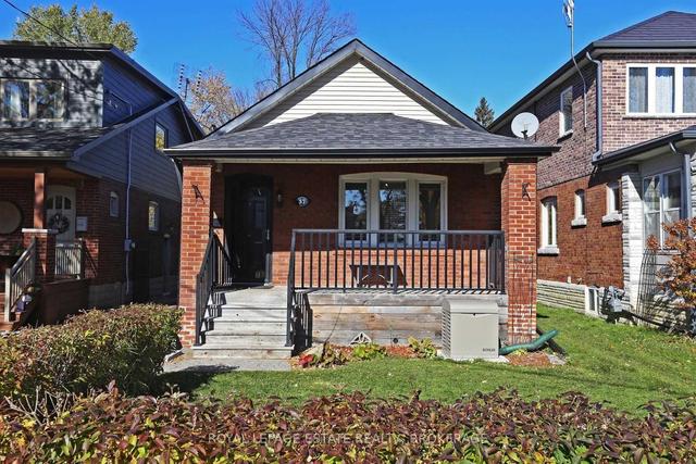 37 Arcadian Circ, House detached with 2 bedrooms, 2 bathrooms and 2 parking in Toronto ON | Image 1