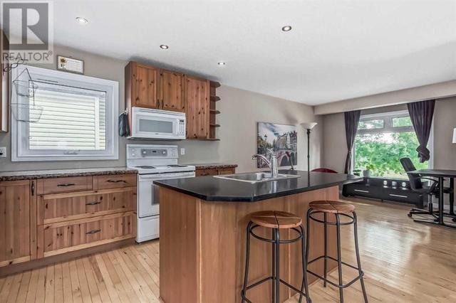 52 Riverbirch Road Se, House detached with 3 bedrooms, 2 bathrooms and 1 parking in Calgary AB | Image 3