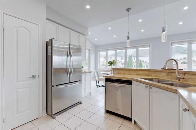 75 Medland Ave, House detached with 4 bedrooms, 4 bathrooms and 4 parking in Whitby ON | Image 5