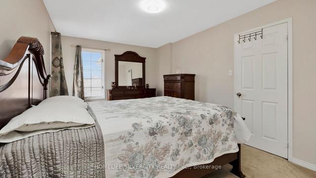 70 Tumbleweed Tr, House semidetached with 4 bedrooms, 4 bathrooms and 5 parking in Brampton ON | Image 17