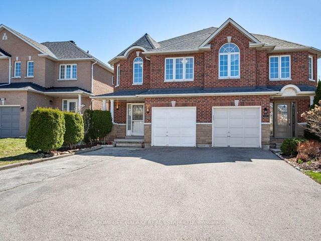 561 Heddle Cres, House semidetached with 3 bedrooms, 4 bathrooms and 5 parking in Newmarket ON | Image 1