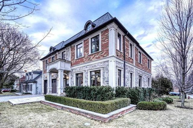 1 Proctor Cres, House detached with 4 bedrooms, 5 bathrooms and 4 parking in Toronto ON | Image 2