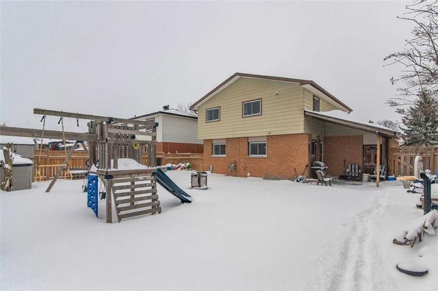 33 Storey Dr, House detached with 4 bedrooms, 2 bathrooms and 5 parking in Halton Hills ON | Image 24