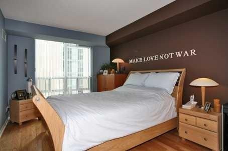 1003 - 7 Michael Power Pl, Condo with 2 bedrooms, 2 bathrooms and 1 parking in Toronto ON | Image 5