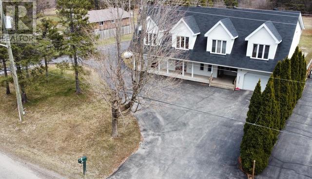 1110 Old Goulais Bay Rd, House detached with 7 bedrooms, 4 bathrooms and null parking in Sault Ste. Marie ON | Image 3