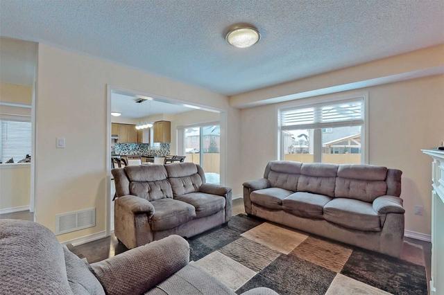 53 Johnson Rd, House detached with 4 bedrooms, 3 bathrooms and 4 parking in Brantford ON | Image 5