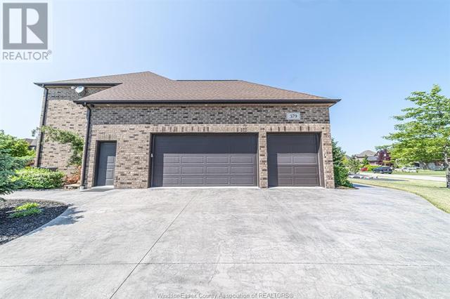 379 Stonebrook, House detached with 5 bedrooms, 3 bathrooms and null parking in Lakeshore ON | Image 37