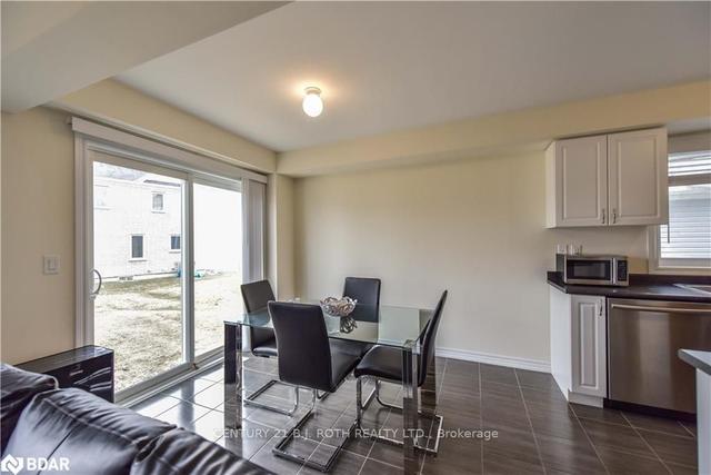 12 Todd Cres, House detached with 3 bedrooms, 6 bathrooms and 6 parking in Southgate ON | Image 4