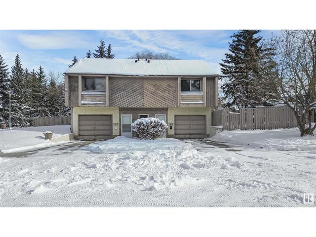 7815 176 St Nw, House semidetached with 3 bedrooms, 2 bathrooms and 2 parking in Edmonton AB | Image 2