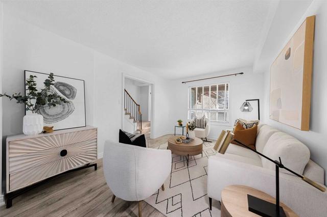 8 - 16 Scarfair Ptwy, Condo with 3 bedrooms, 3 bathrooms and 3 parking in Toronto ON | Image 3