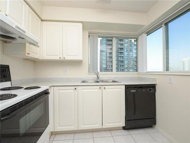 1003 - 29 Pemberton Ave, Condo with 2 bedrooms, 2 bathrooms and 1 parking in Toronto ON | Image 6