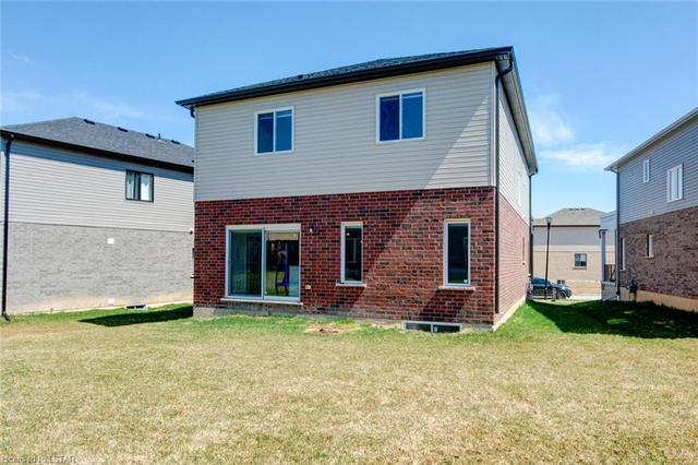 2439 Bennett Crossing, House detached with 4 bedrooms, 2 bathrooms and 4 parking in London ON | Image 44