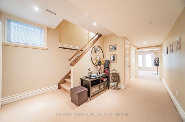 322b Empress Ave, House detached with 4 bedrooms, 5 bathrooms and 6 parking in Toronto ON | Image 25