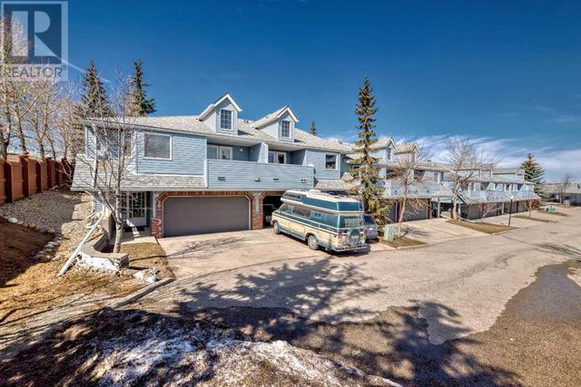 90 Valley Ridge Heights Nw, House attached with 2 bedrooms, 3 bathrooms and 4 parking in Calgary AB | Image 2