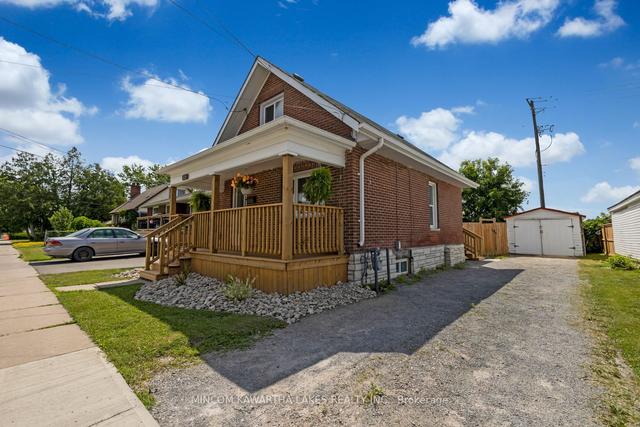 539 Edison Ave, House detached with 3 bedrooms, 1 bathrooms and 4 parking in Peterborough ON | Image 23