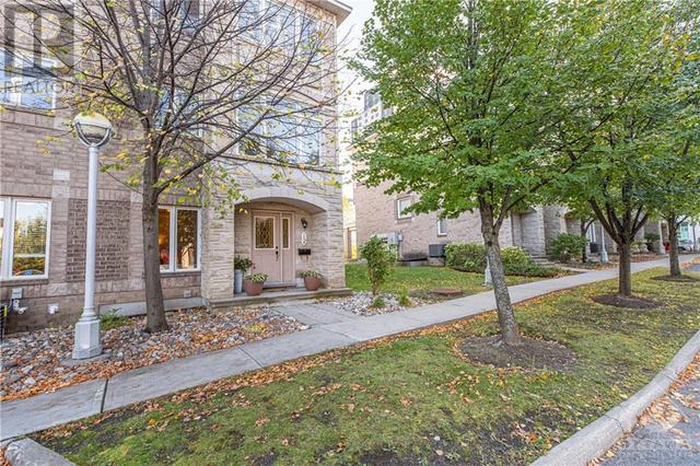 12 Metropole Private, Townhouse with 2 bedrooms, 3 bathrooms and 2 parking in Ottawa ON | Image 1