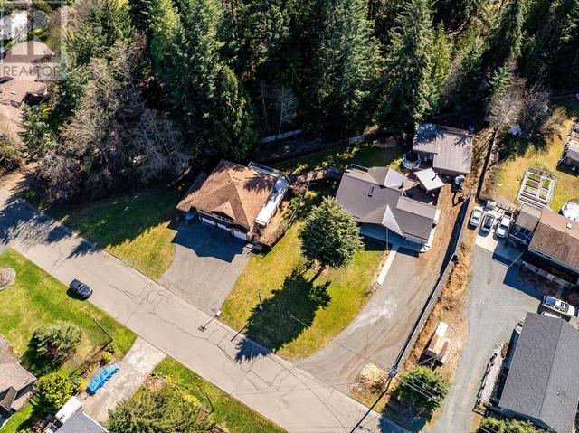 2821 Wellington St, House detached with 6 bedrooms, 4 bathrooms and 16 parking in Cumberland BC | Image 24