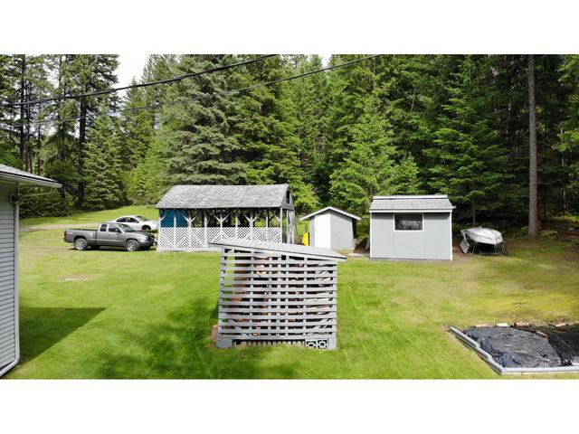 4521 - 49 Creek Road, House detached with 3 bedrooms, 2 bathrooms and null parking in Central Kootenay E BC | Image 32