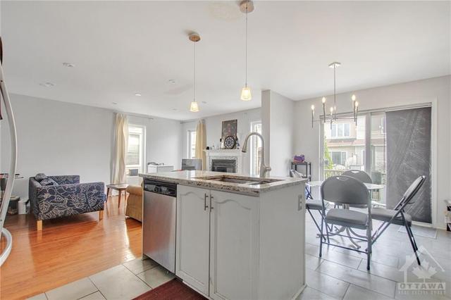 19 Woodson Street, Townhouse with 3 bedrooms, 3 bathrooms and 3 parking in Ottawa ON | Image 11