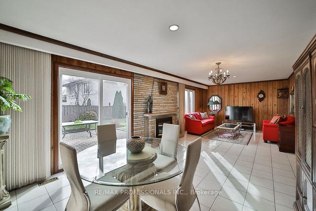 31 Rockcastle Dr, House detached with 4 bedrooms, 3 bathrooms and 6 parking in Toronto ON | Image 19