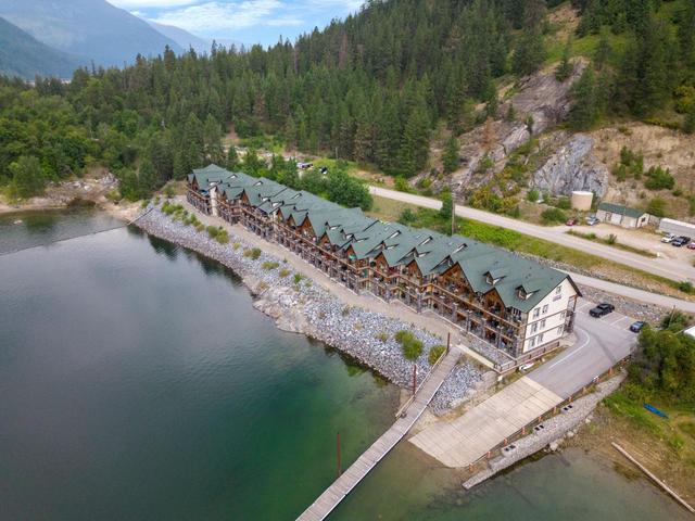 111 - 5570 Broadwater Rd, Condo with 2 bedrooms, 2 bathrooms and null parking in Central Kootenay J BC | Image 1