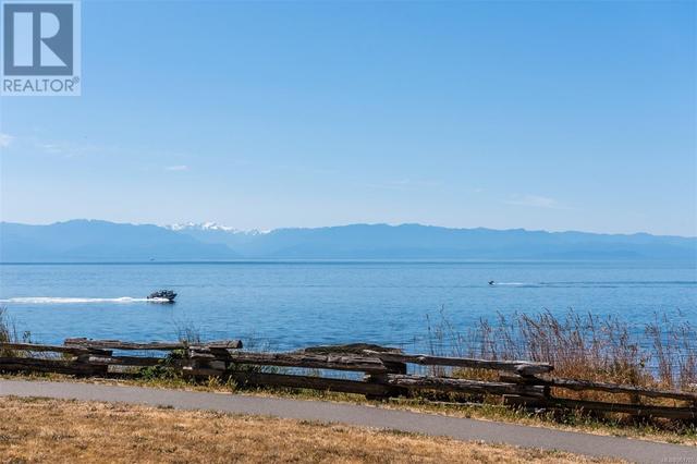 4 - 247 Government St, House attached with 3 bedrooms, 2 bathrooms and 1 parking in Victoria BC | Image 27