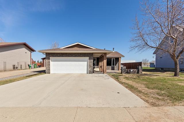 5624 39 Street, House detached with 3 bedrooms, 2 bathrooms and 2 parking in Lloydminster (Part) AB | Image 1