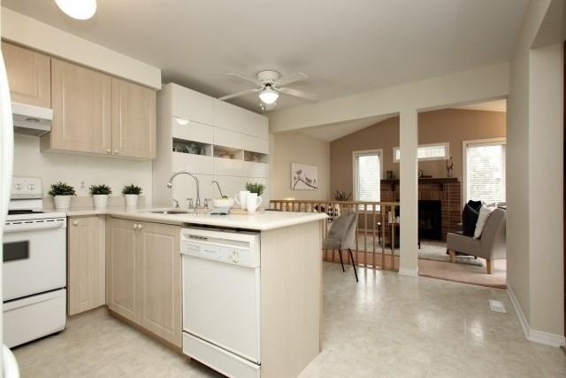 43 Pine Gate Pl, House detached with 3 bedrooms, 3 bathrooms and 3 parking in Whitby ON | Image 3