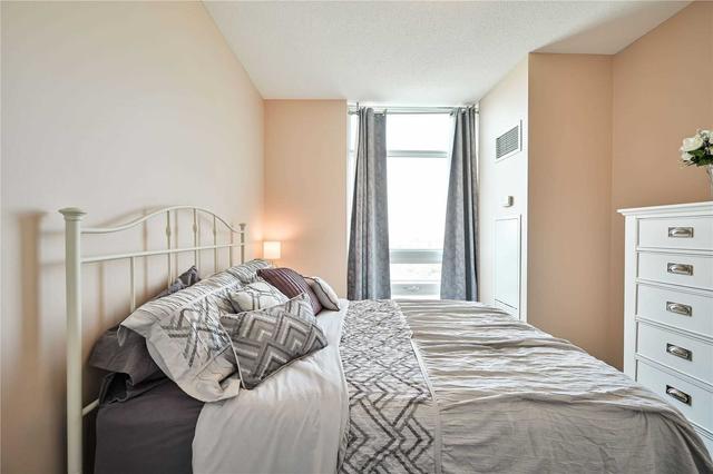 2307 - 215 Queen St E, Condo with 1 bedrooms, 1 bathrooms and 1 parking in Brampton ON | Image 6