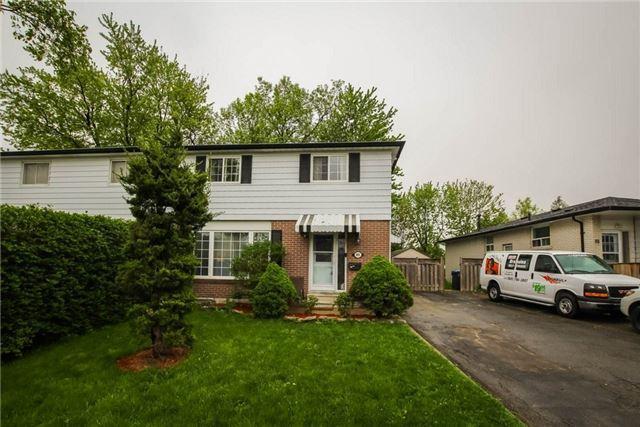90 Forsythia Rd, House semidetached with 3 bedrooms, 2 bathrooms and 5 parking in Brampton ON | Image 1