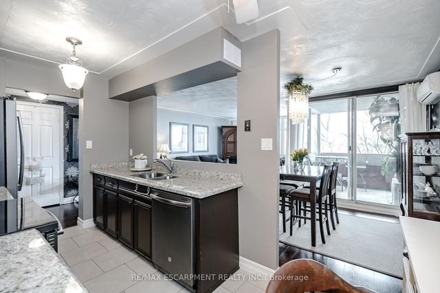 504 - 30 Harrisford St, Condo with 2 bedrooms, 2 bathrooms and 2 parking in Hamilton ON | Image 3