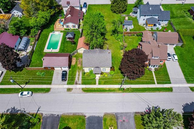8 Mill St, House detached with 3 bedrooms, 1 bathrooms and 3 parking in East Gwillimbury ON | Card Image