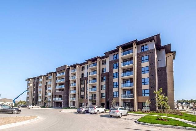 105 - 17 Kay Cres, Condo with 2 bedrooms, 1 bathrooms and 1 parking in Guelph ON | Image 1