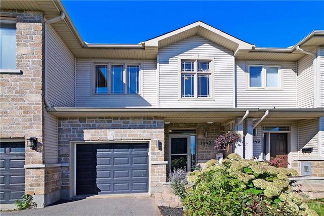 1843 Arrowgrass Way, Townhouse with 3 bedrooms, 3 bathrooms and 2 parking in Ottawa ON | Image 1